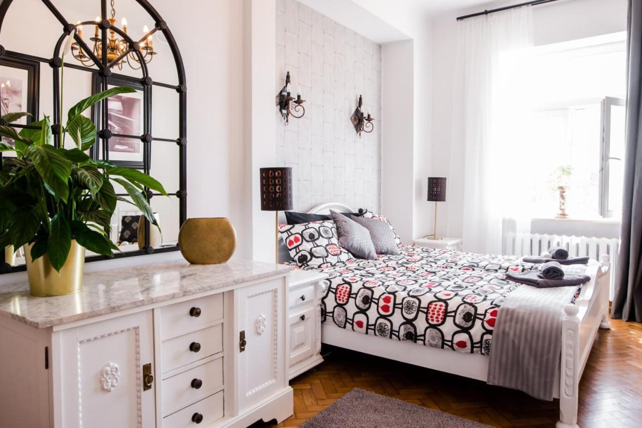 Halby Luxury Chmielna 73b Гостьовий будинок Варшава
