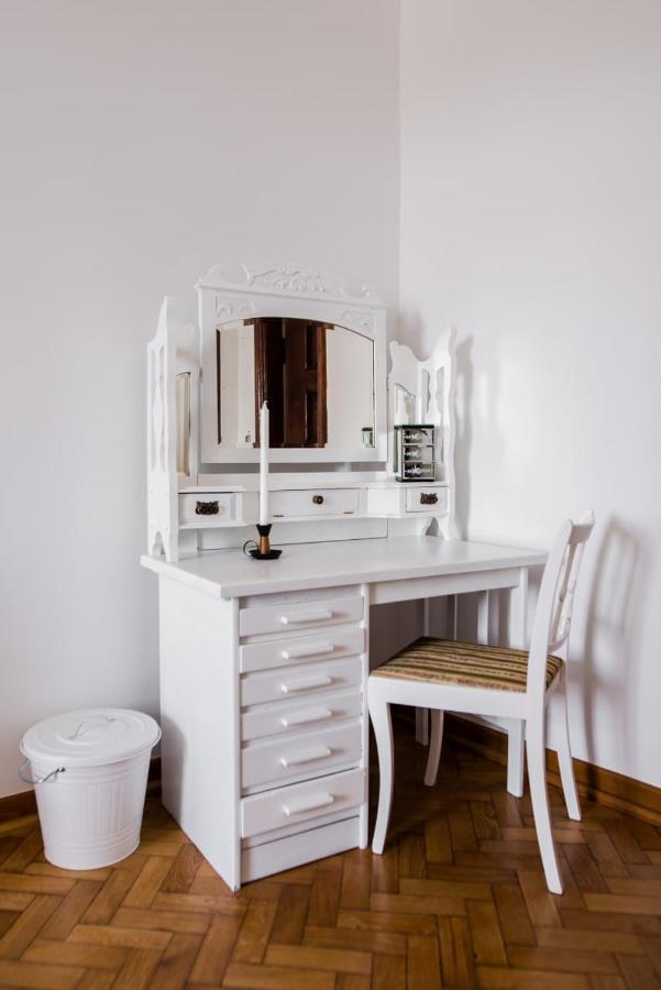 Halby Luxury Chmielna 73b * Варшава